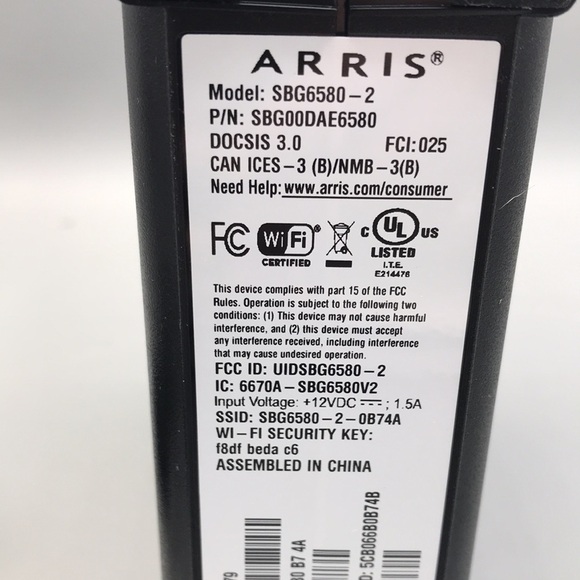 ARRIS Surfboard SBG6580-2 300 Mbps 4 Port Cable Modem and Wi-Fi Router - Picture 6 of 7